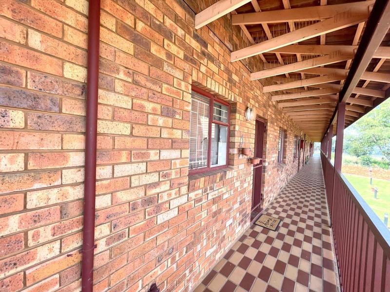 To Let 2 Bedroom Property for Rent in Kannoniers Park North West